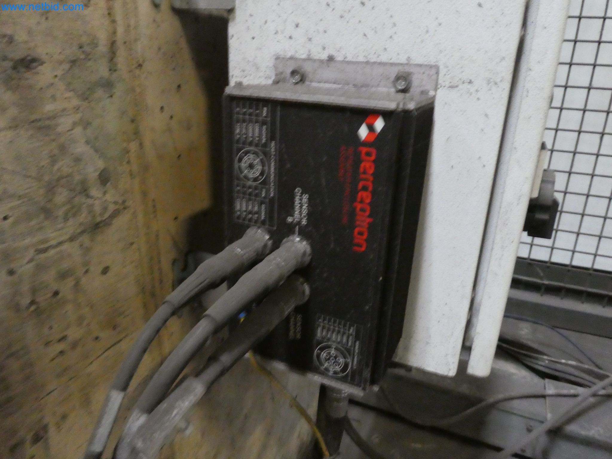 Robots, equipos de soldadura y accesorios de montaje de la industria del automóvil-6