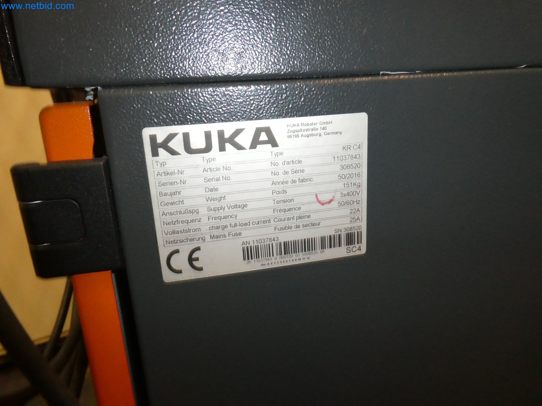 Robots, equipos de soldadura y accesorios de montaje de la industria del automóvil-3