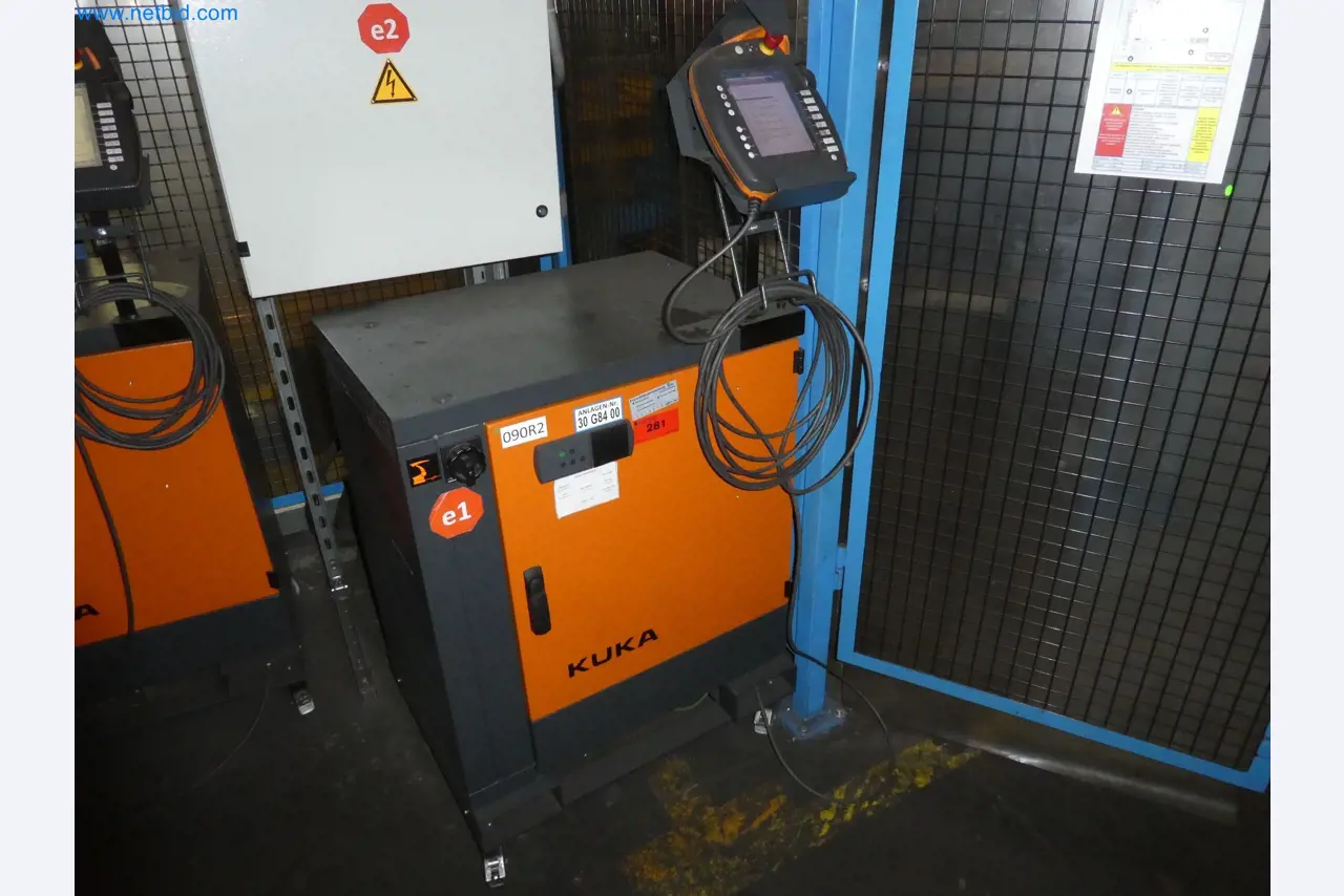 Robots, equipos de soldadura y accesorios de montaje de la industria del automóvil-4