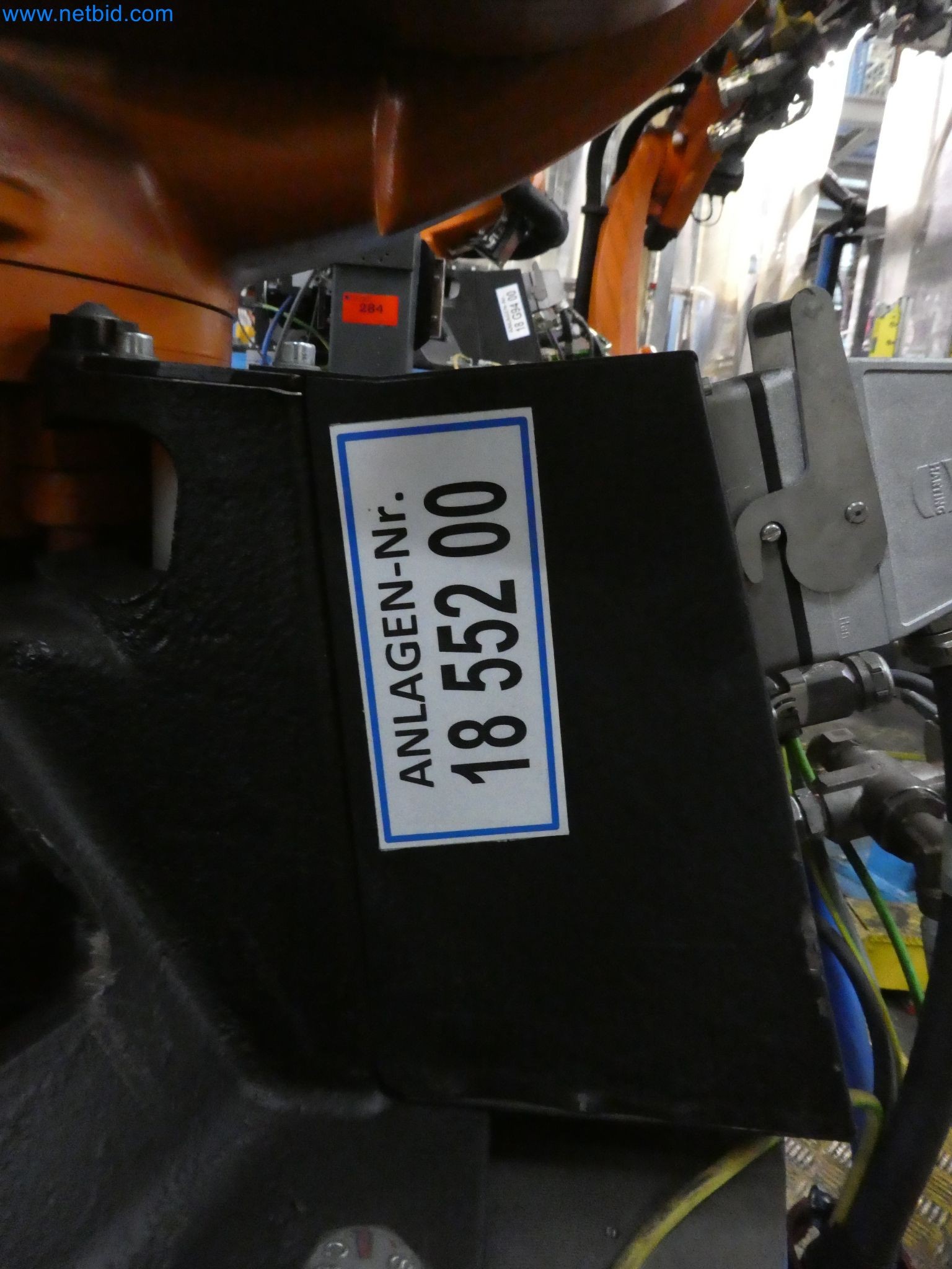 Robots, equipos de soldadura y accesorios de montaje de la industria del automóvil-5