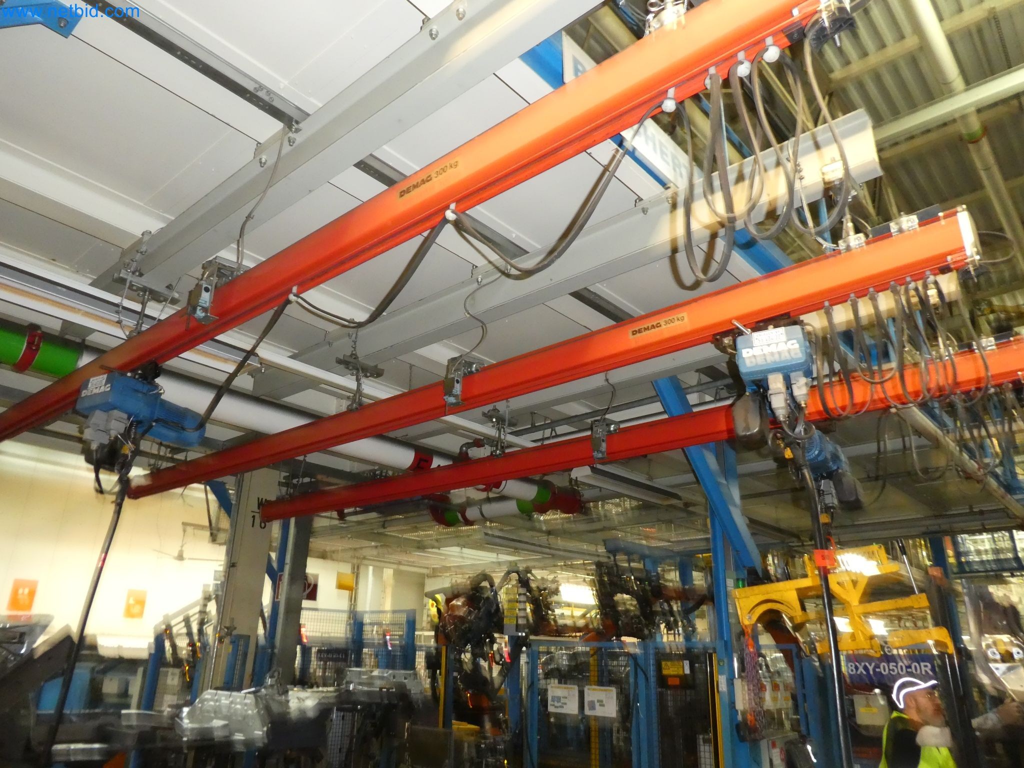 Robots, welding equipment and assembly accessories from the automotive industry-10