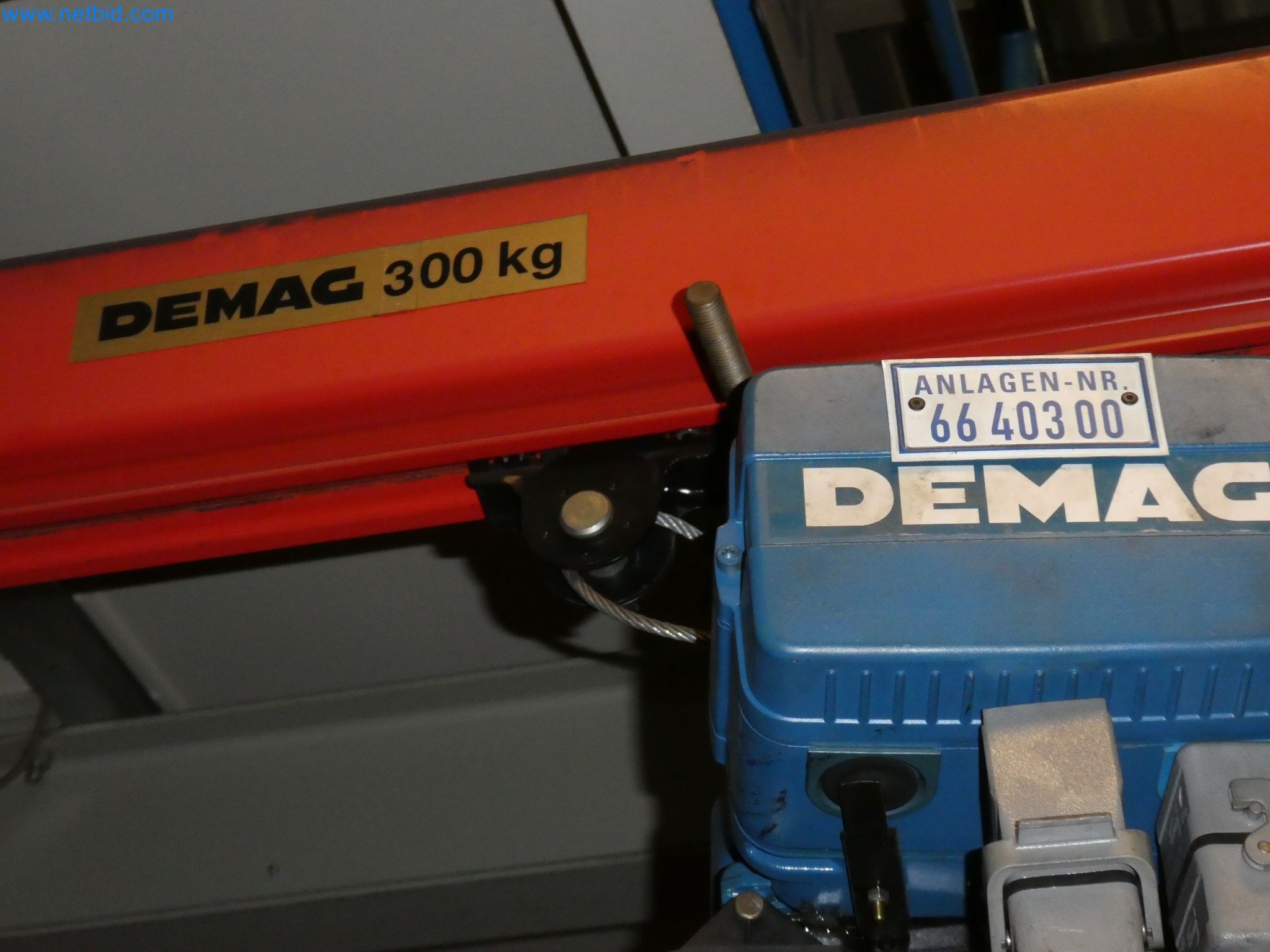 Robots, welding equipment and assembly accessories from the automotive industry-13