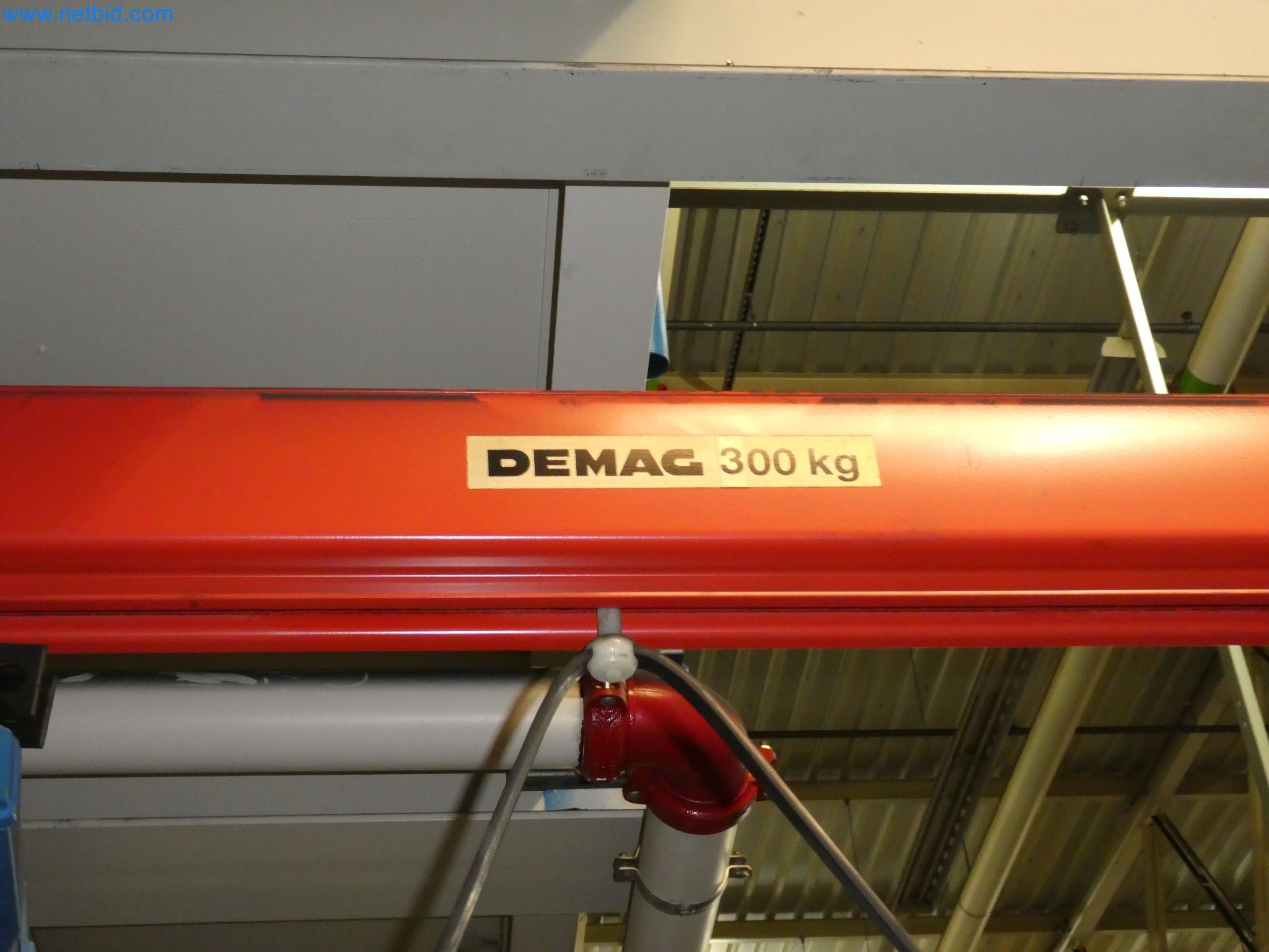 Robots, welding equipment and assembly accessories from the automotive industry-15