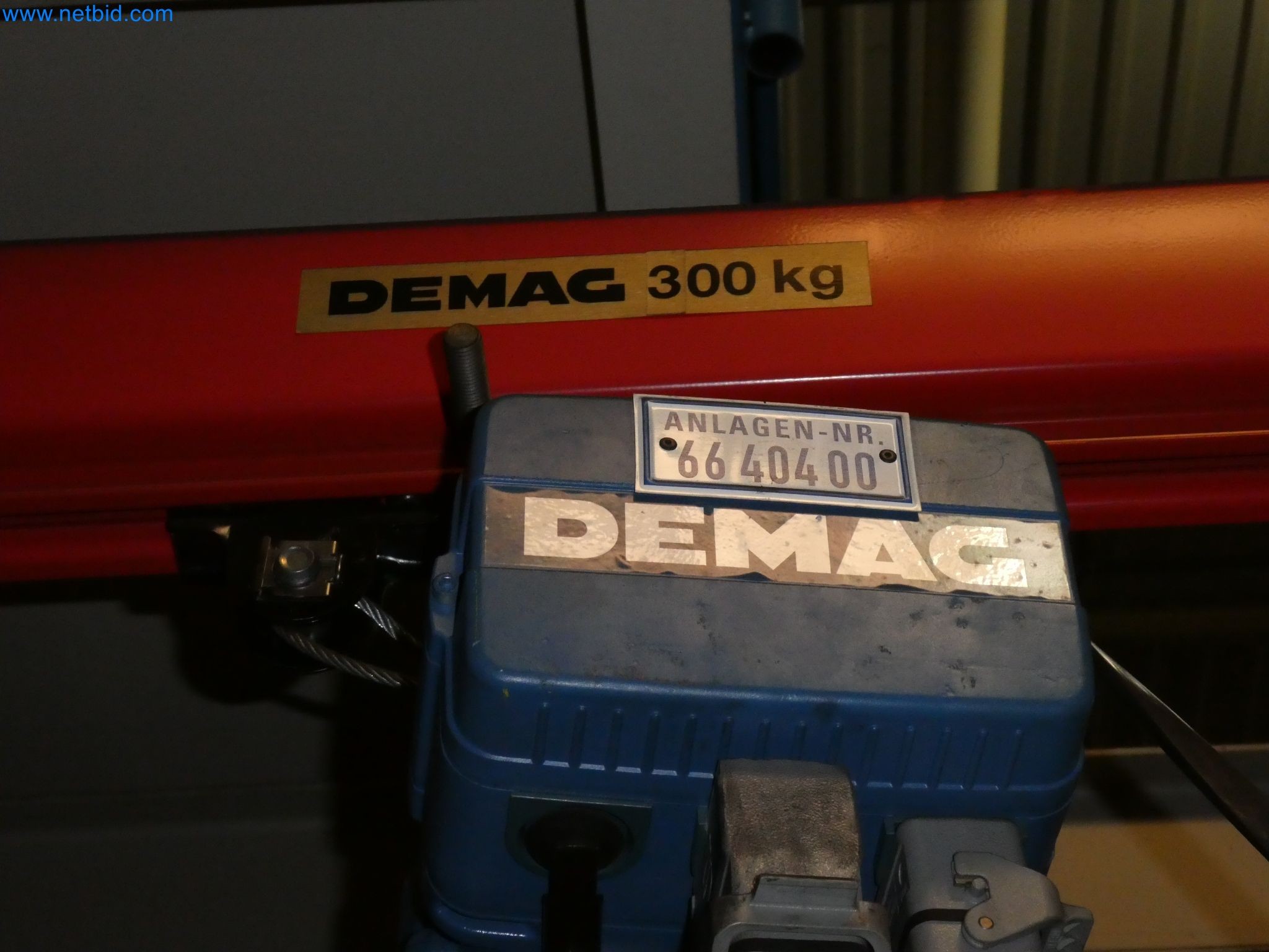 Robots, welding equipment and assembly accessories from the automotive industry-16