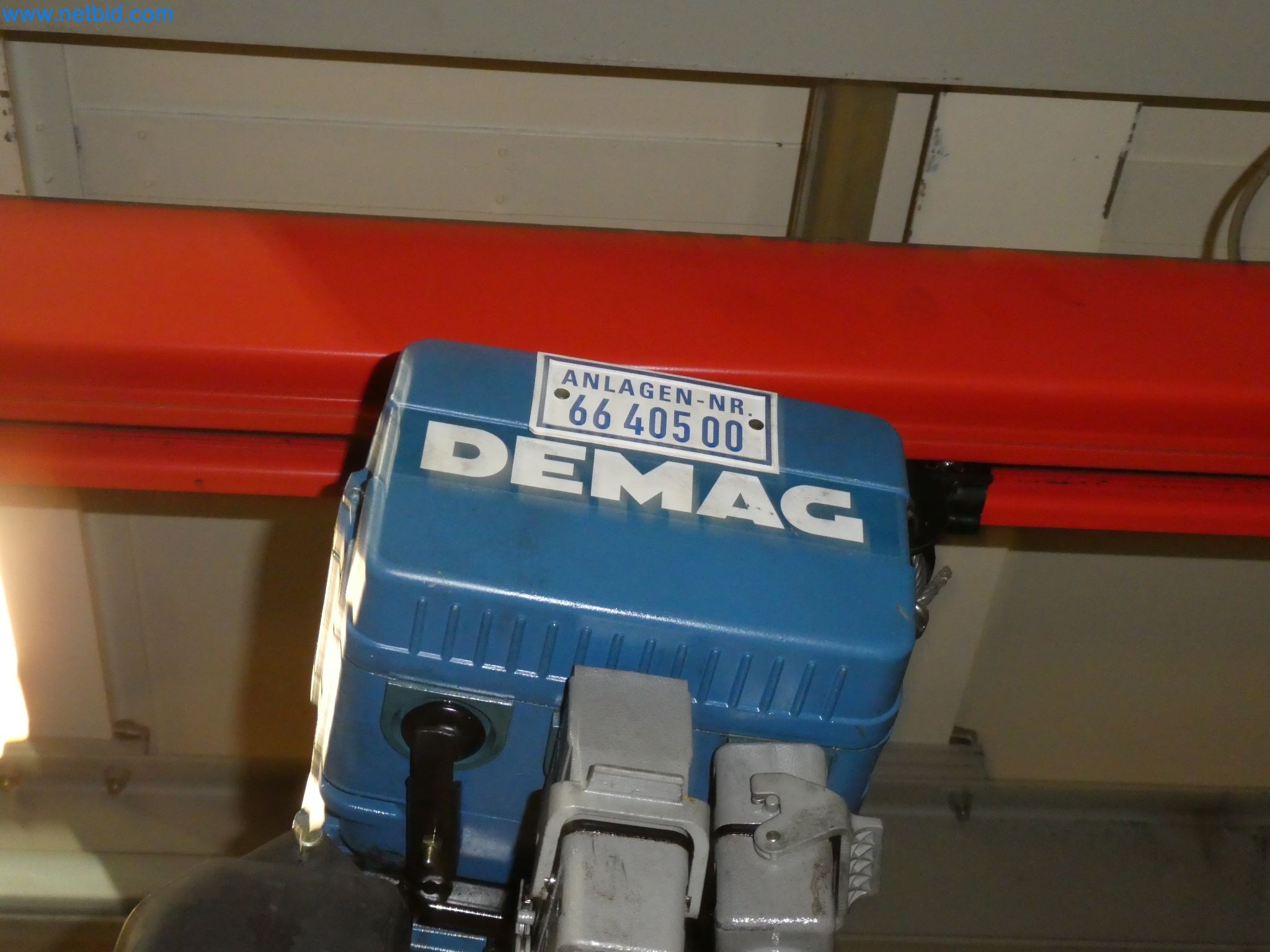 Robots, welding equipment and assembly accessories from the automotive industry-17