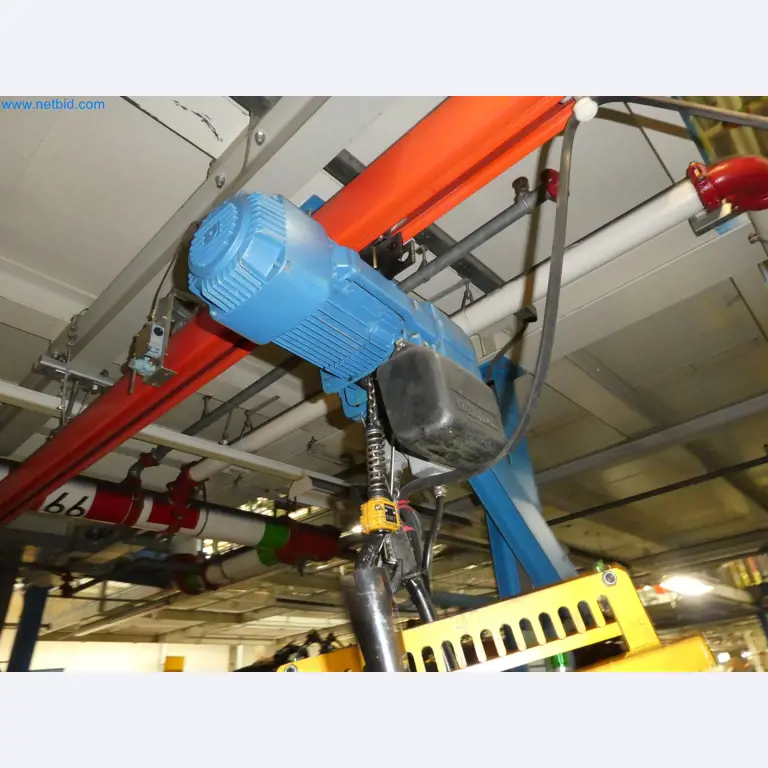 Robots, welding equipment and assembly accessories from the automotive industry-18