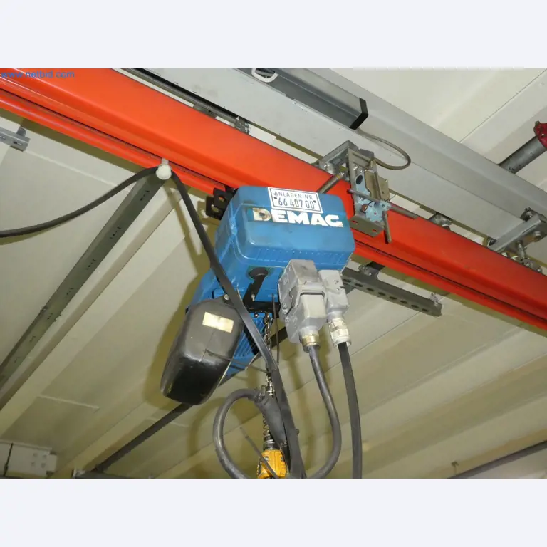 Robots, welding equipment and assembly accessories from the automotive industry-1