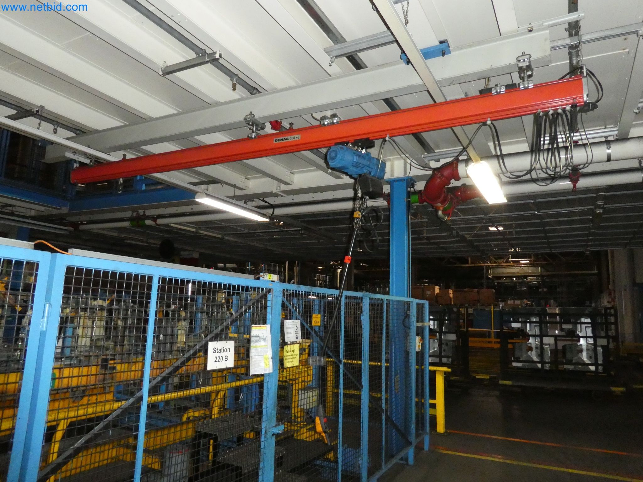 Robots, welding equipment and assembly accessories from the automotive industry-2