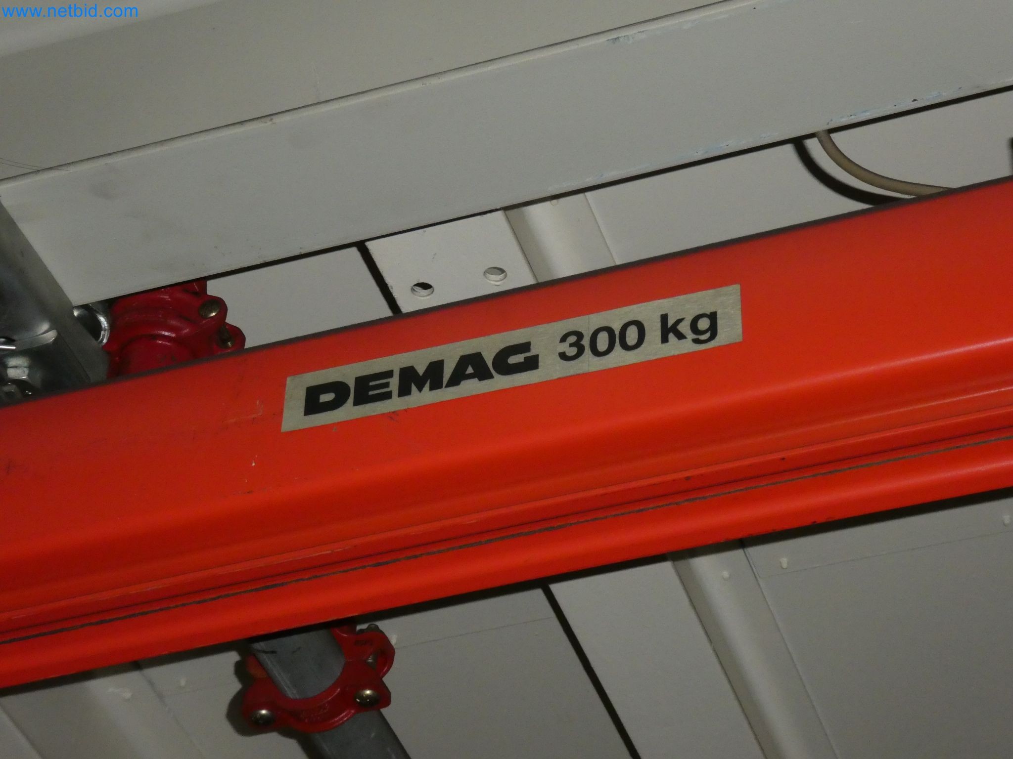 Robots, welding equipment and assembly accessories from the automotive industry-3