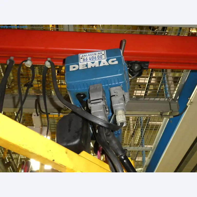 Robots, welding equipment and assembly accessories from the automotive industry-5