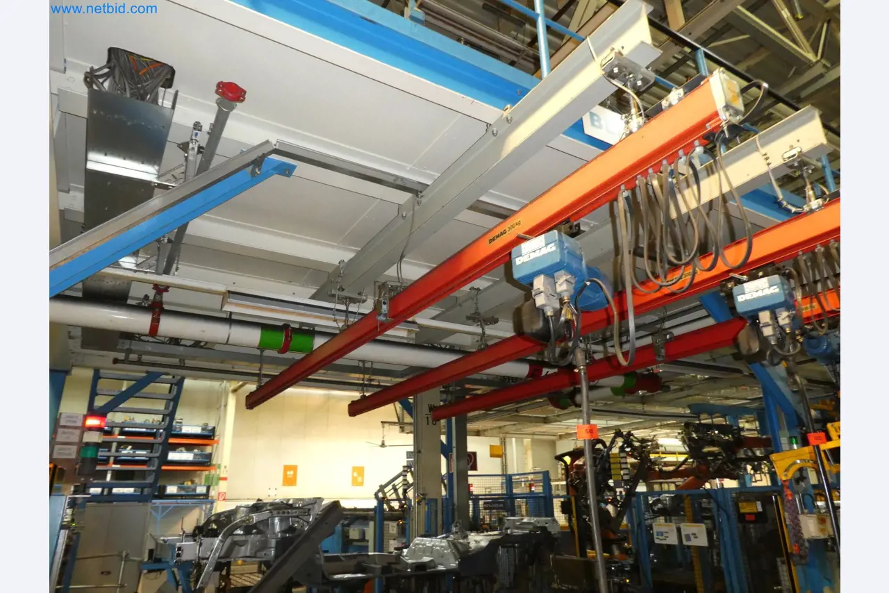 Robots, welding equipment and assembly accessories from the automotive industry-9