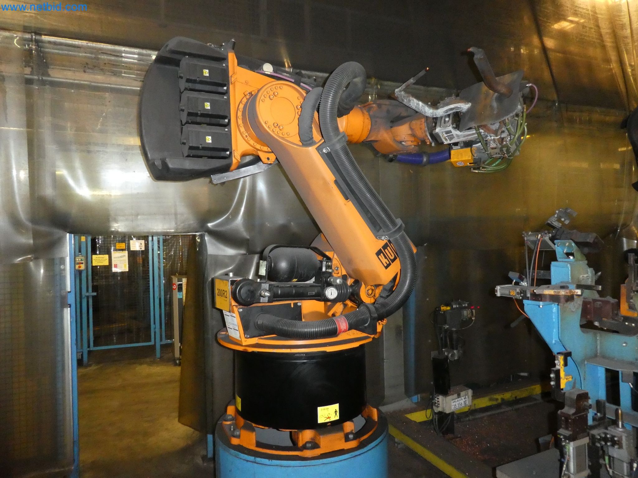 Robots, welding equipment and assembly accessories from the automotive industry-100