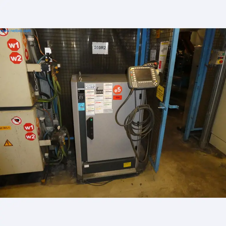 Robots, welding equipment and assembly accessories from the automotive industry-102