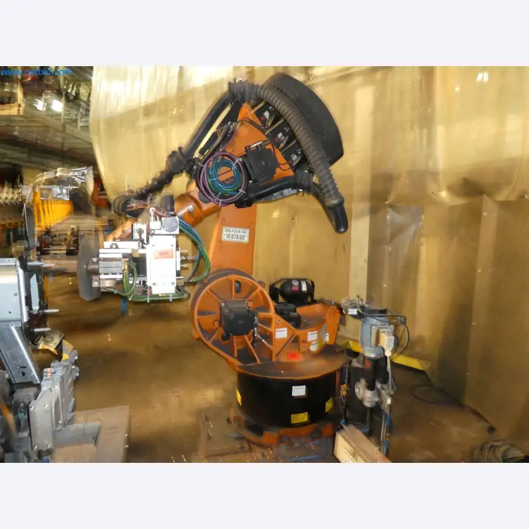 Robots, welding equipment and assembly accessories from the automotive industry-104