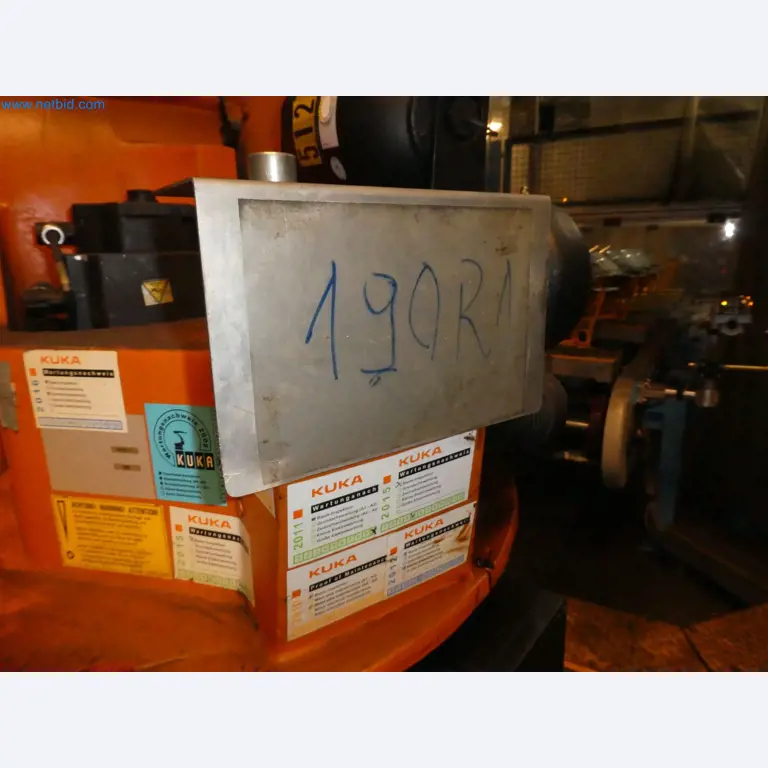 Robots, welding equipment and assembly accessories from the automotive industry-107