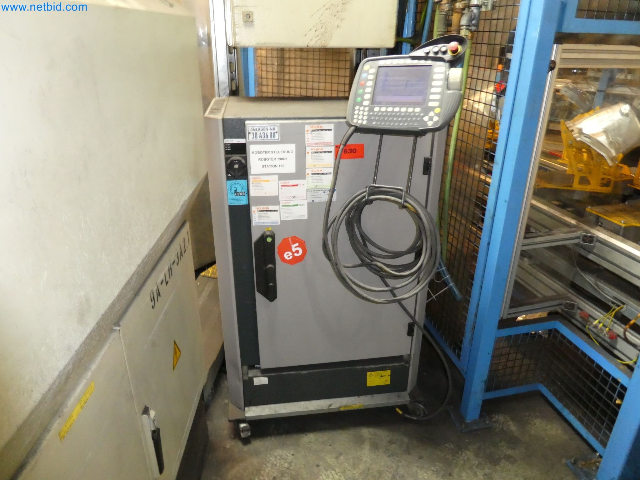 Robots, welding equipment and assembly accessories from the automotive industry-110