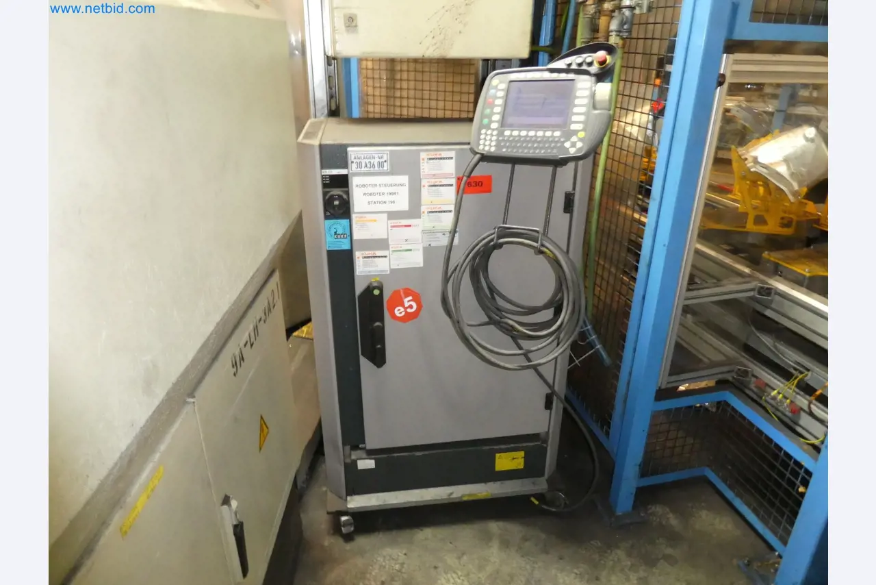 Robots, welding equipment and assembly accessories from the automotive industry-110