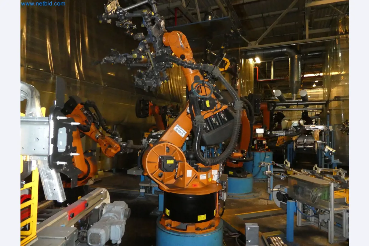 Robots, welding equipment and assembly accessories from the automotive industry-111
