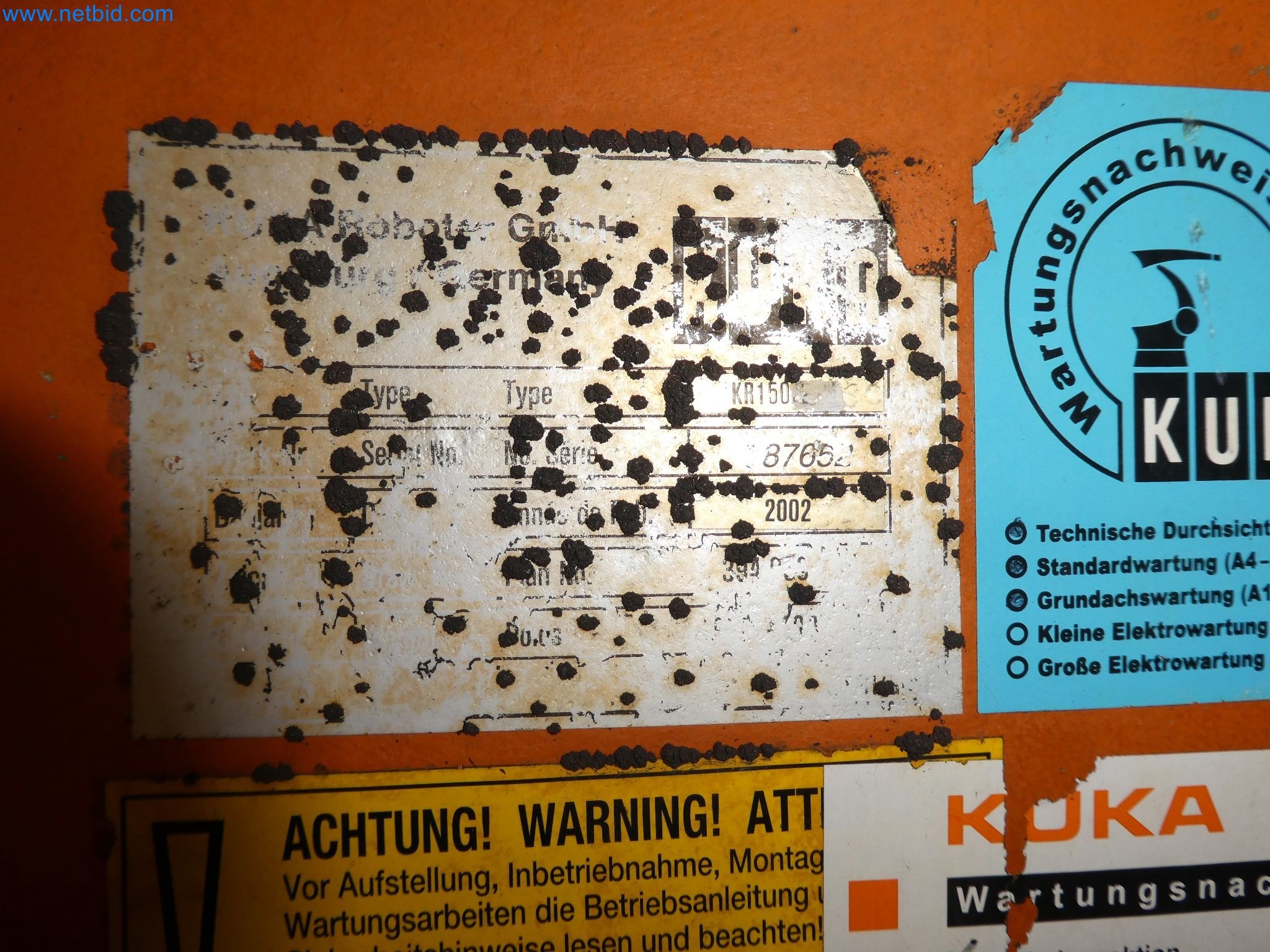 Robots, welding equipment and assembly accessories from the automotive industry-114