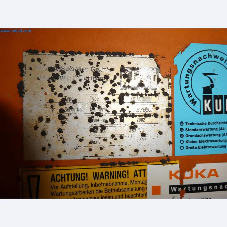 Robots, welding equipment and assembly accessories from the automotive industry-114