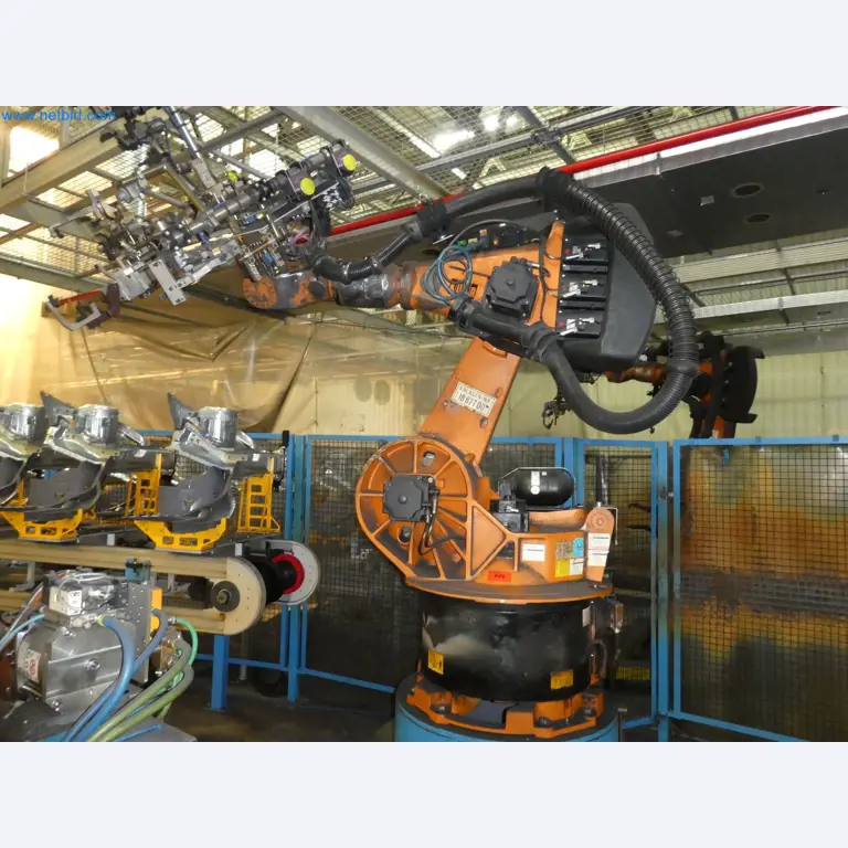 Robots, welding equipment and assembly accessories from the automotive industry-115