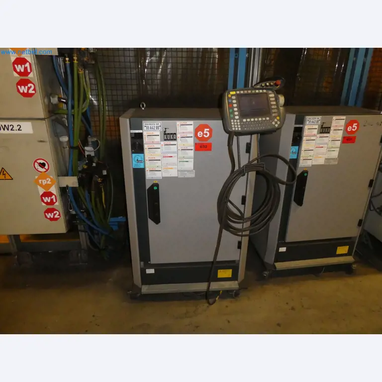 Robots, welding equipment and assembly accessories from the automotive industry-116