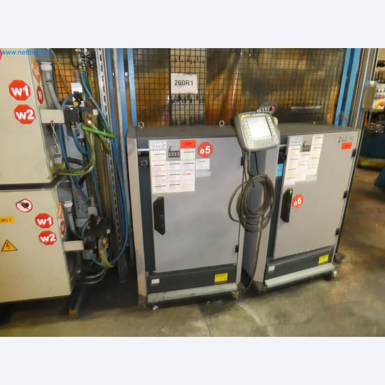 Robots, welding equipment and assembly accessories from the automotive industry-121