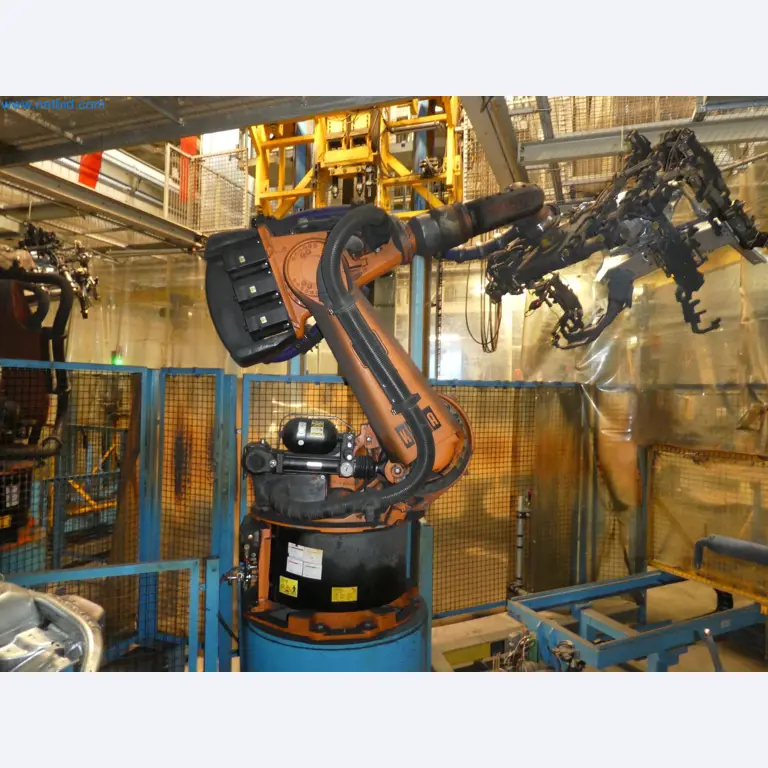 Robots, welding equipment and assembly accessories from the automotive industry-122