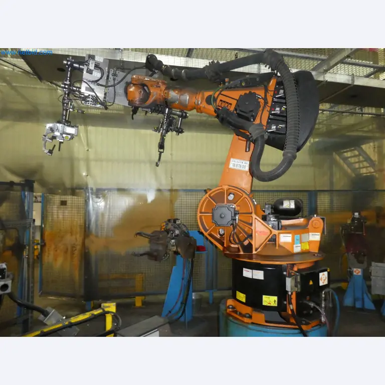 Robots, welding equipment and assembly accessories from the automotive industry-126