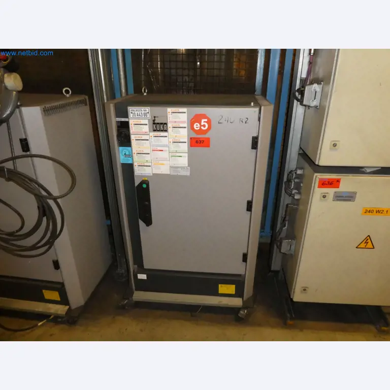 Robots, welding equipment and assembly accessories from the automotive industry-127