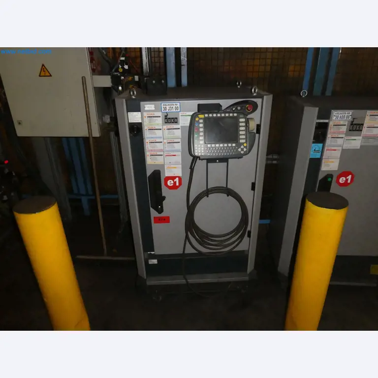 Robots, welding equipment and assembly accessories from the automotive industry-12