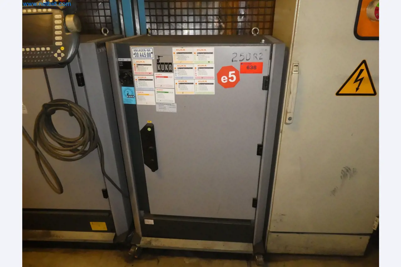 Robots, welding equipment and assembly accessories from the automotive industry-130