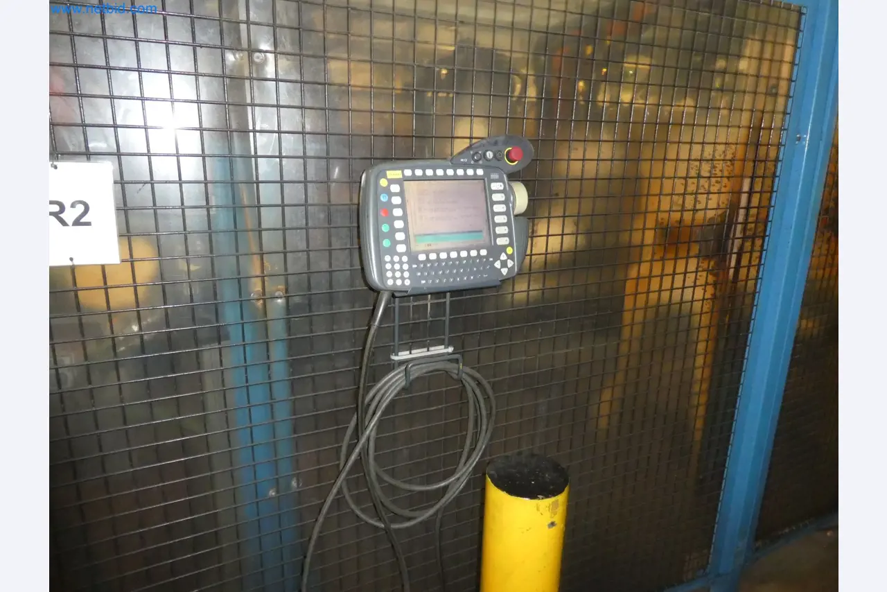 Robots, welding equipment and assembly accessories from the automotive industry-131