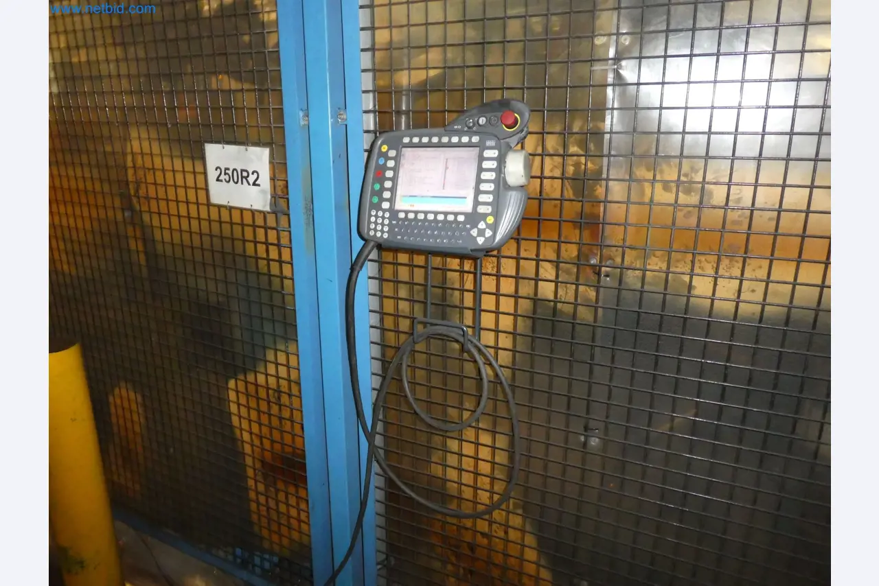 Robots, welding equipment and assembly accessories from the automotive industry-135