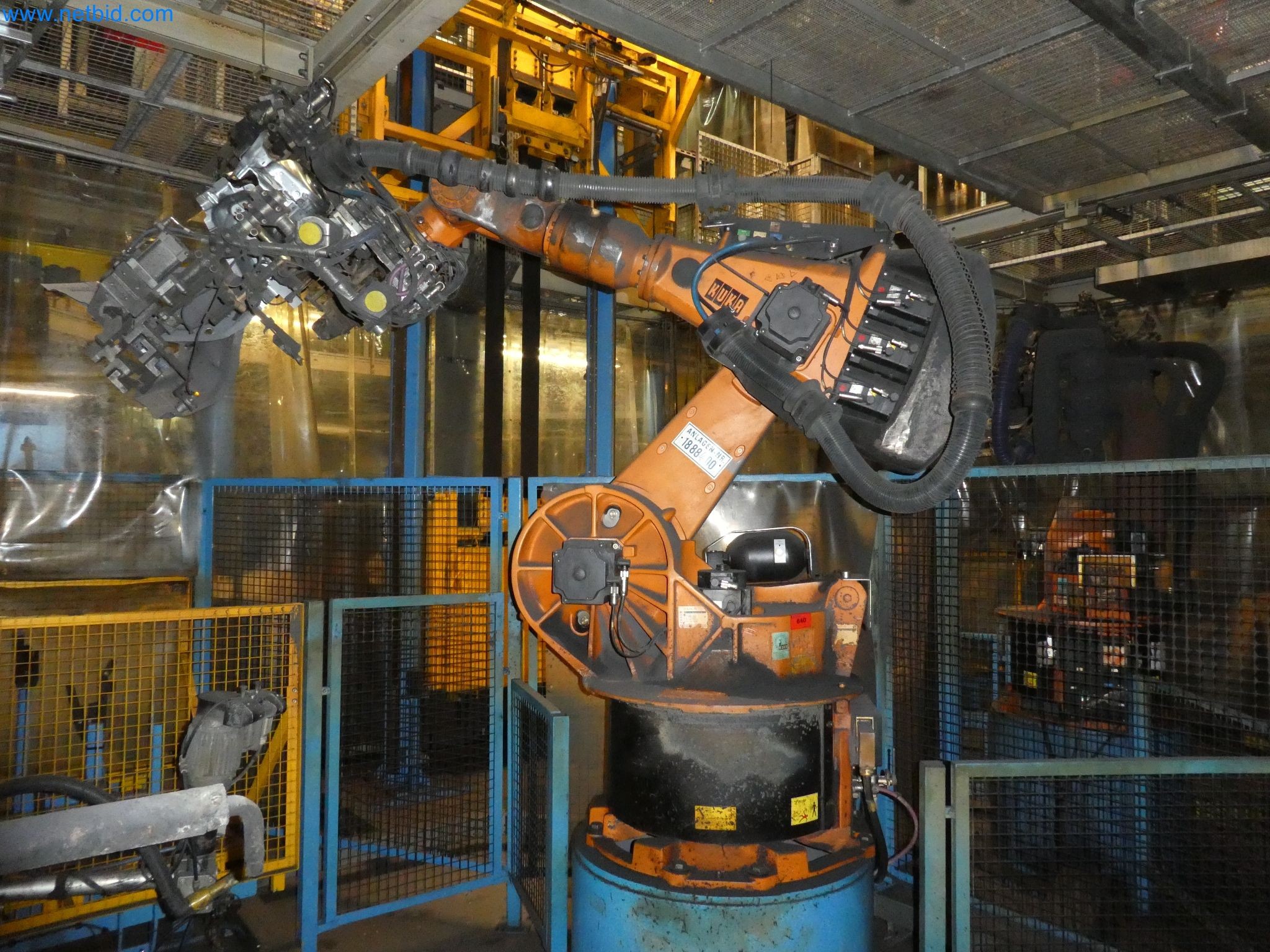 Robots, welding equipment and assembly accessories from the automotive industry-136