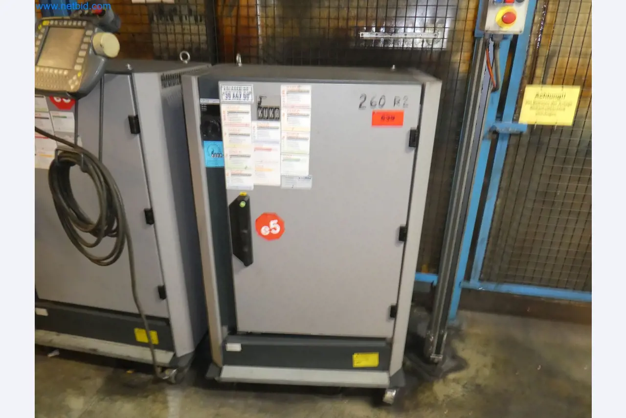 Robots, welding equipment and assembly accessories from the automotive industry-137