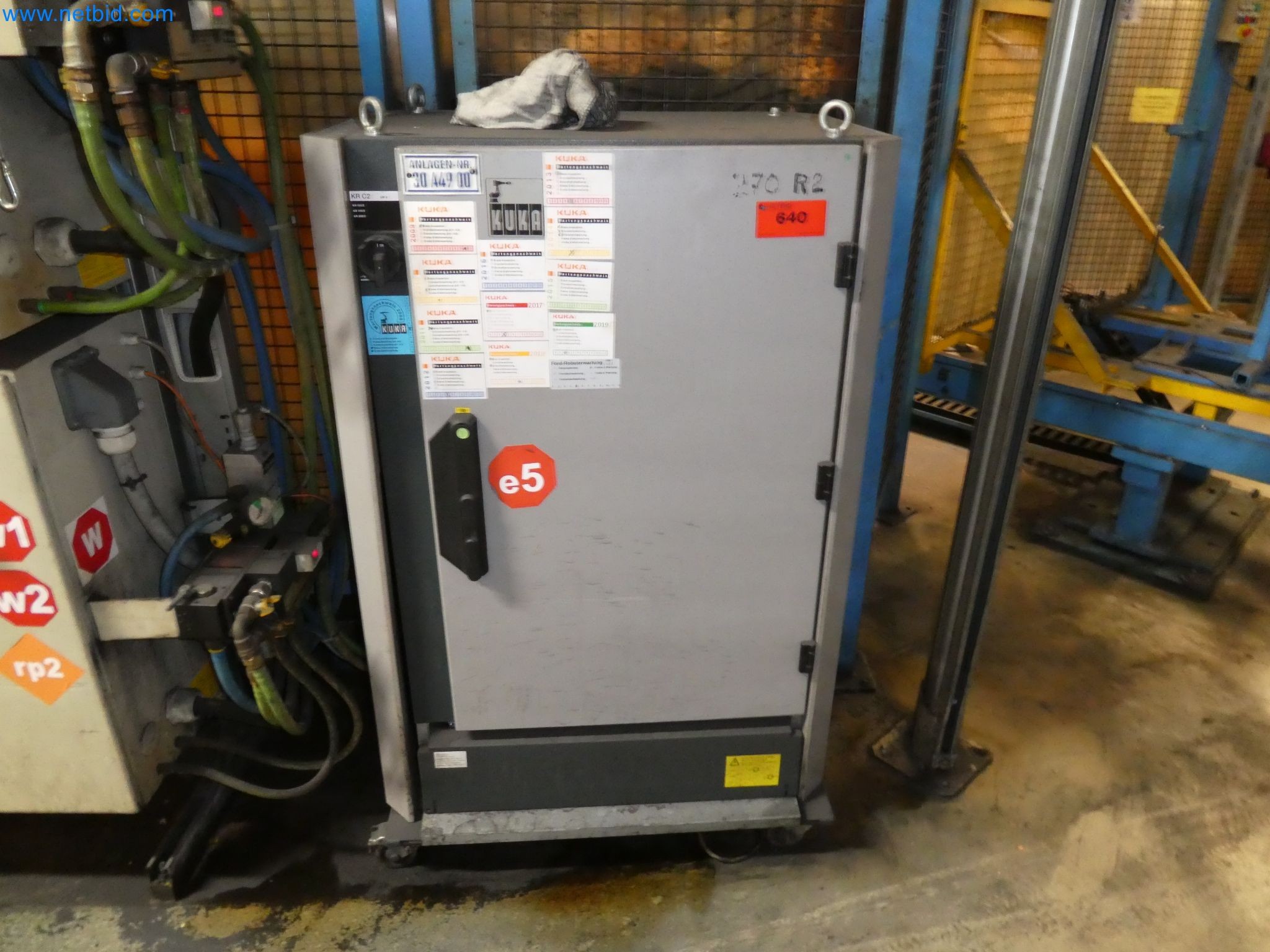 Robots, welding equipment and assembly accessories from the automotive industry-139