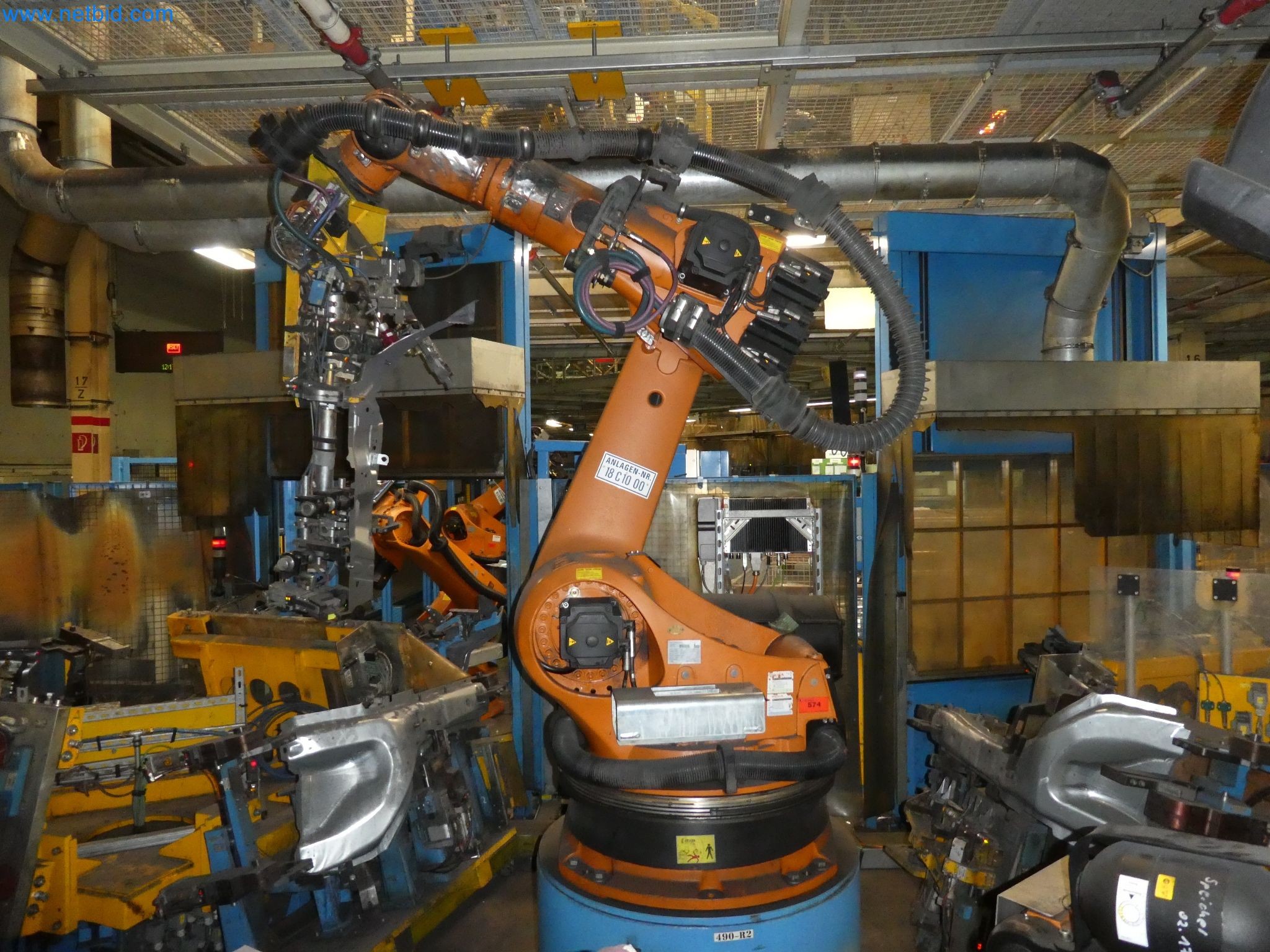 Robots, welding equipment and assembly accessories from the automotive industry-13