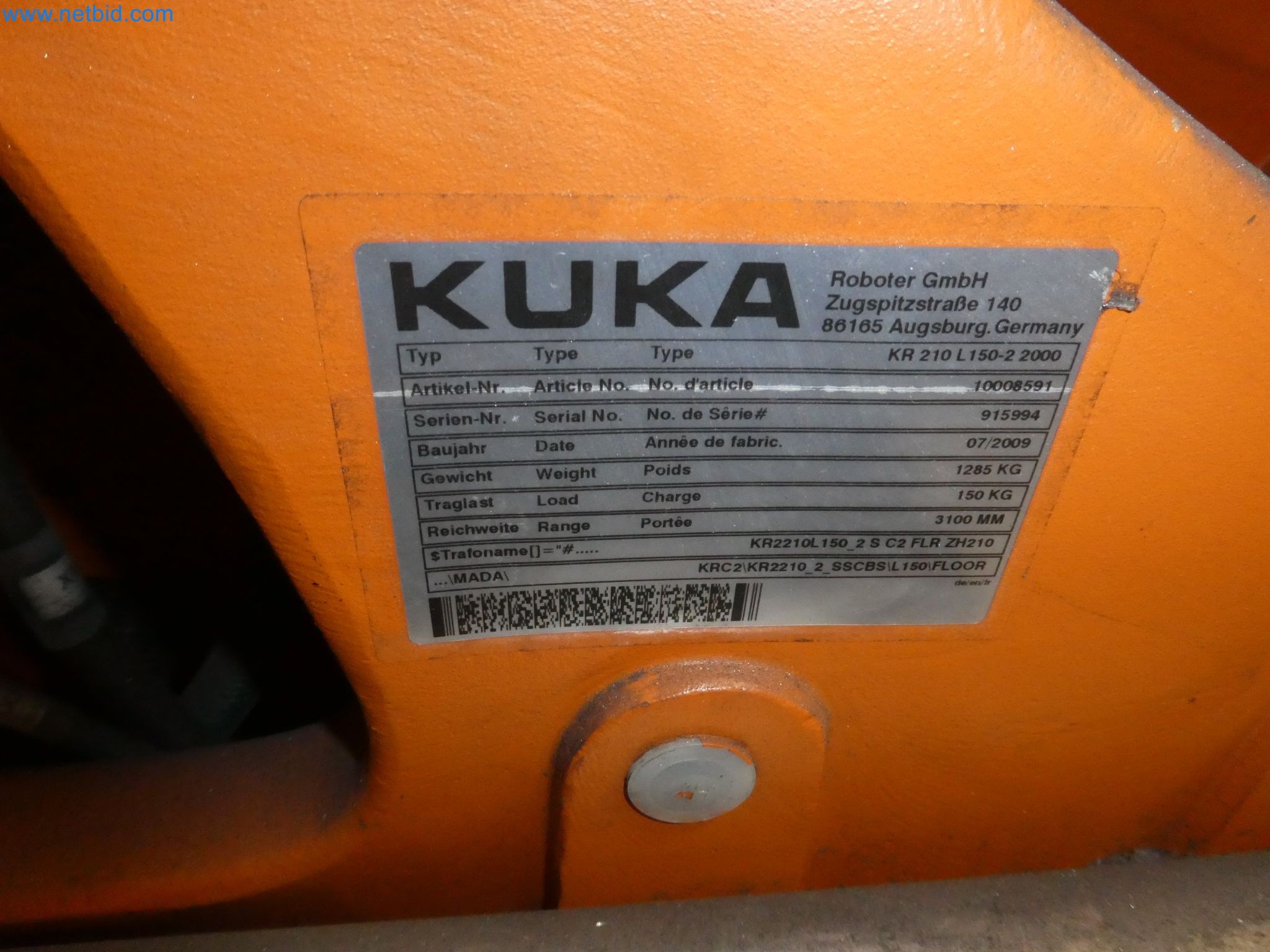 Robots, welding equipment and assembly accessories from the automotive industry-17