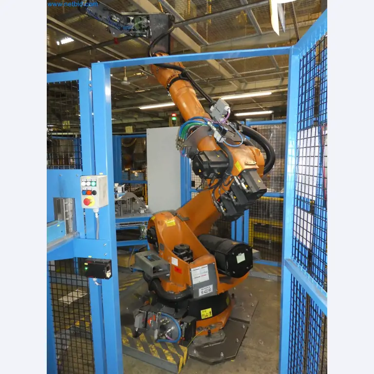 Robots, welding equipment and assembly accessories from the automotive industry-24