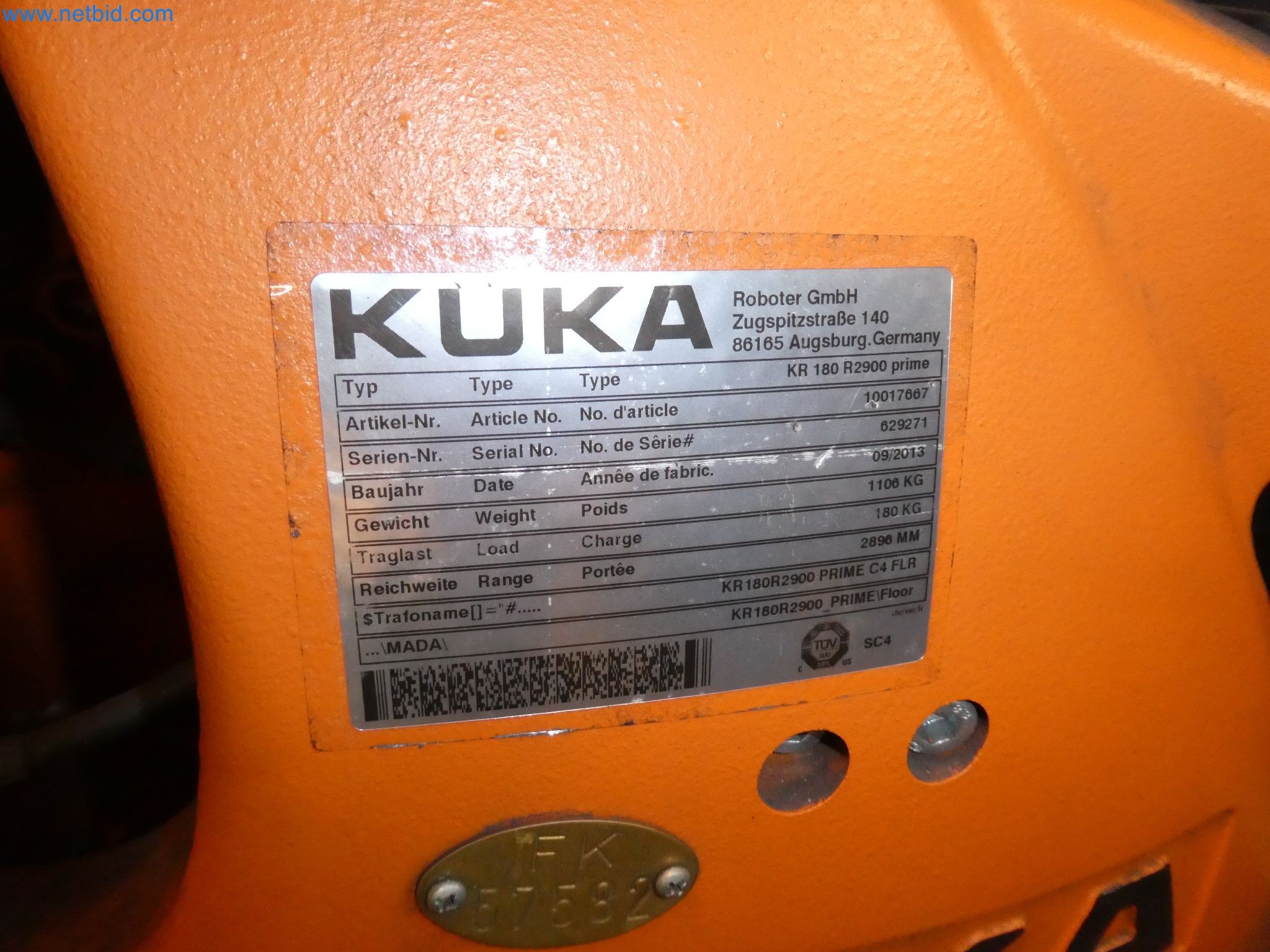 Robots, welding equipment and assembly accessories from the automotive industry-25