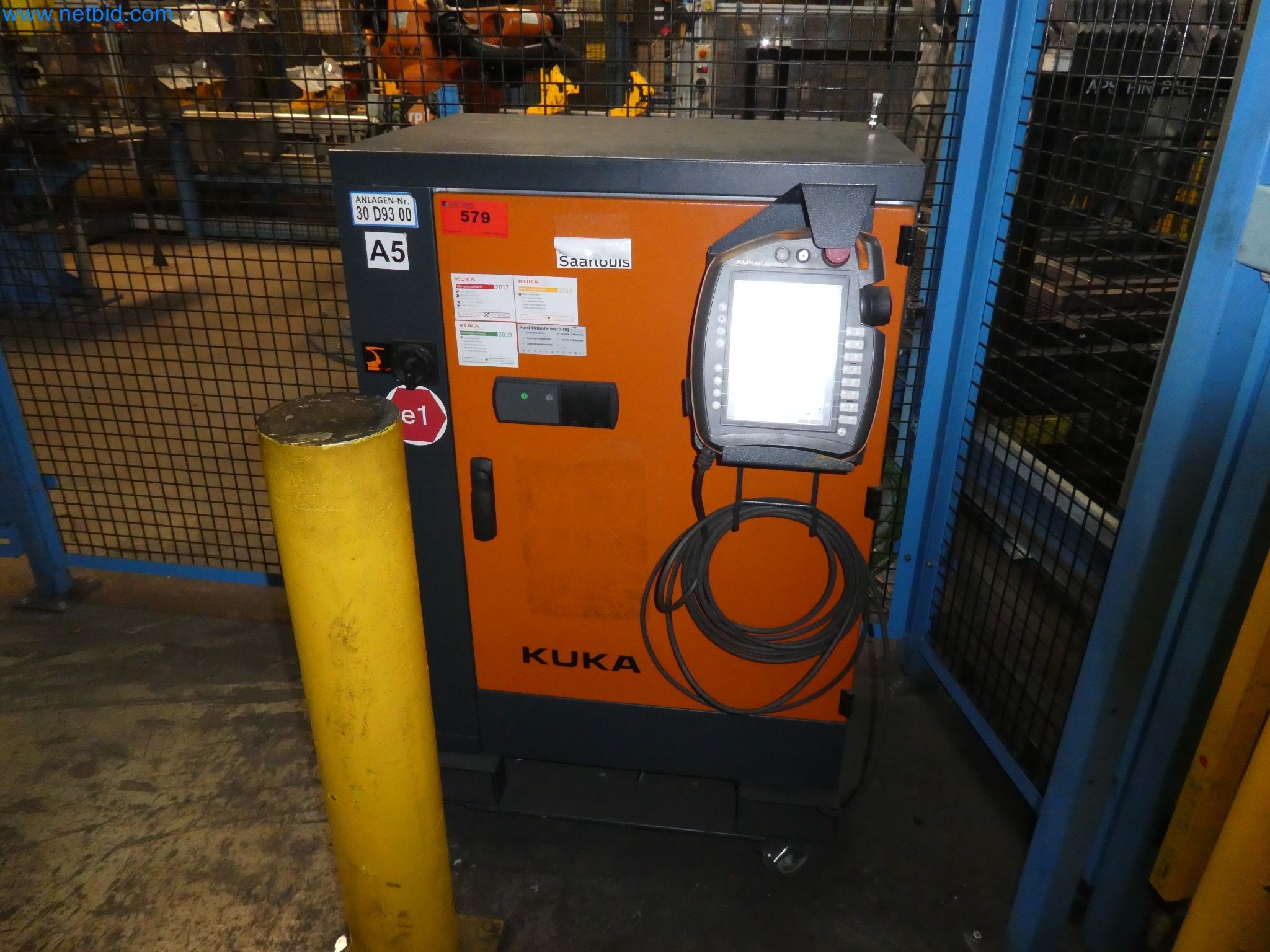 Robots, welding equipment and assembly accessories from the automotive industry-26