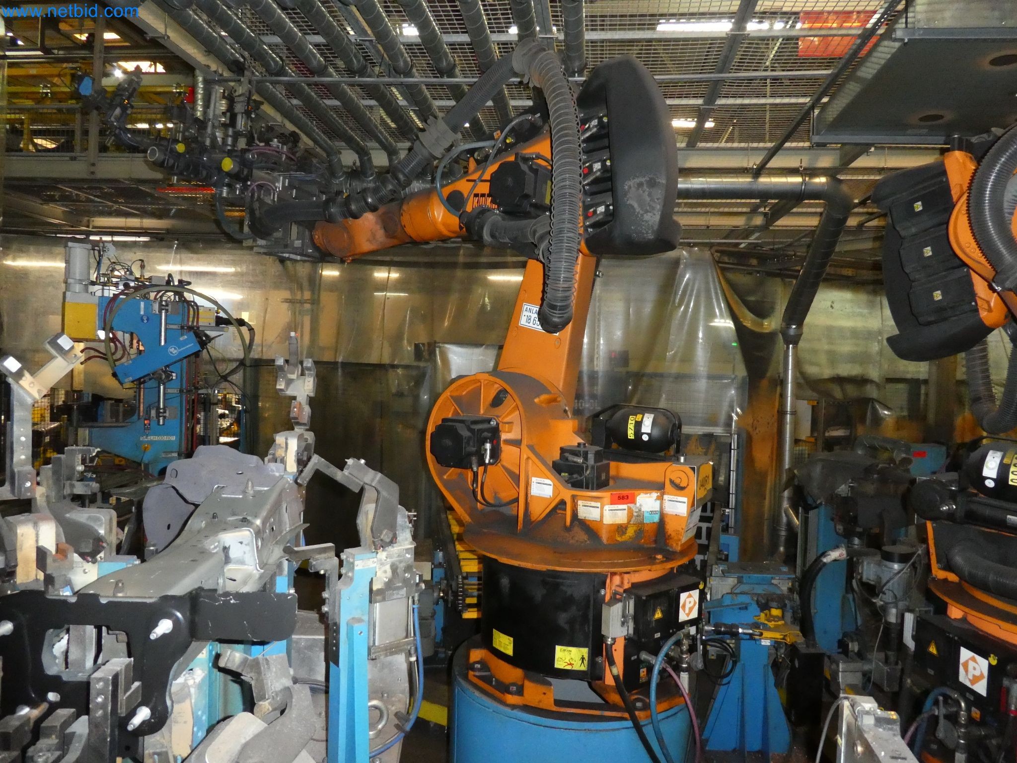Robots, welding equipment and assembly accessories from the automotive industry-28