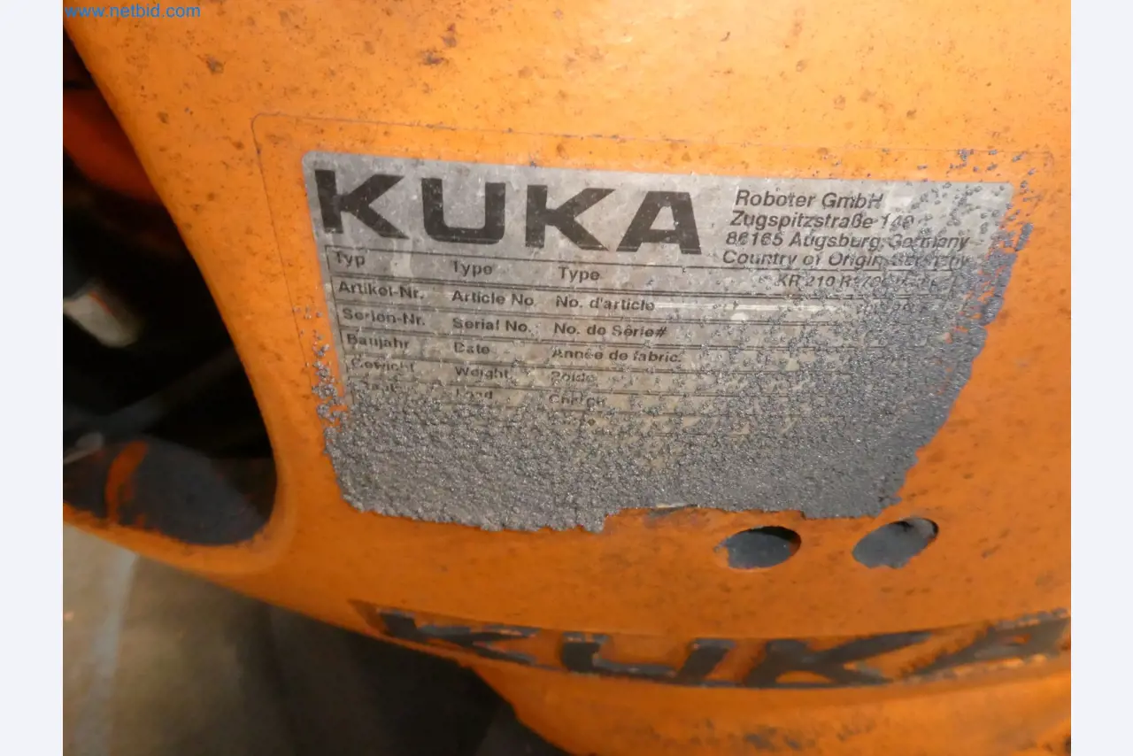 Robots, welding equipment and assembly accessories from the automotive industry-2