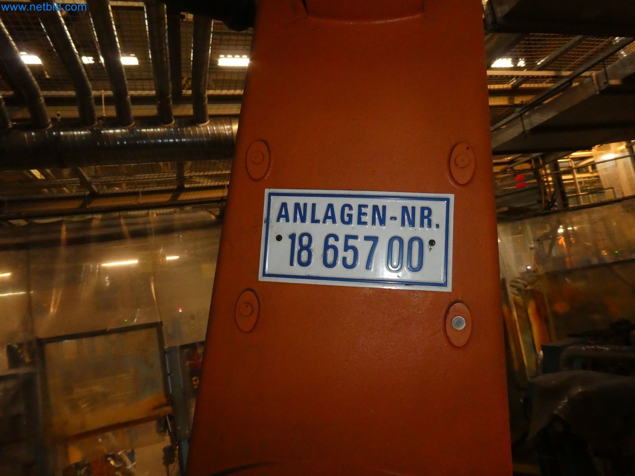 Robots, welding equipment and assembly accessories from the automotive industry-30