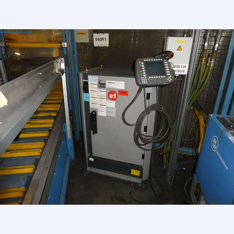 Robots, welding equipment and assembly accessories from the automotive industry-31