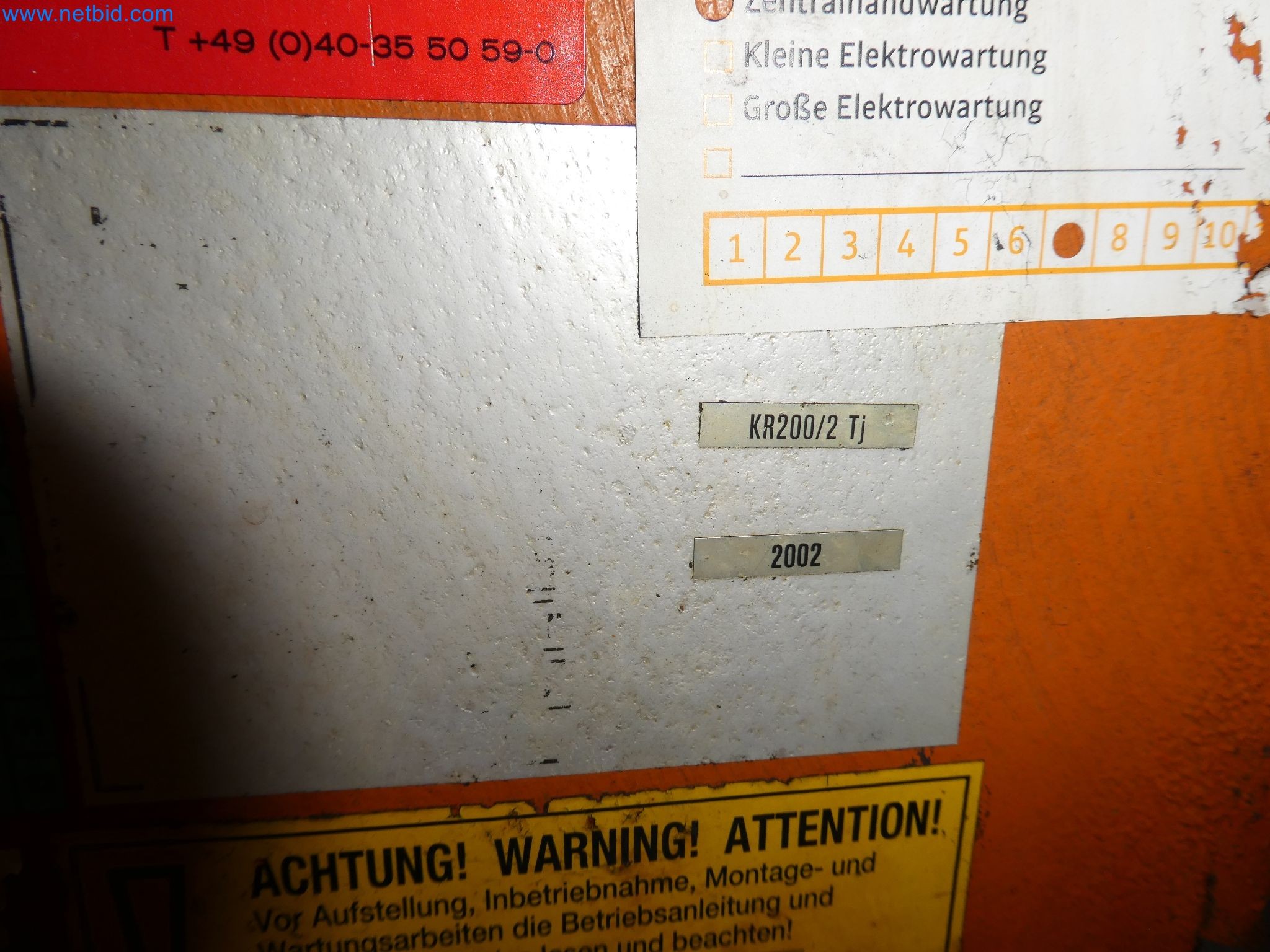 Robots, welding equipment and assembly accessories from the automotive industry-32