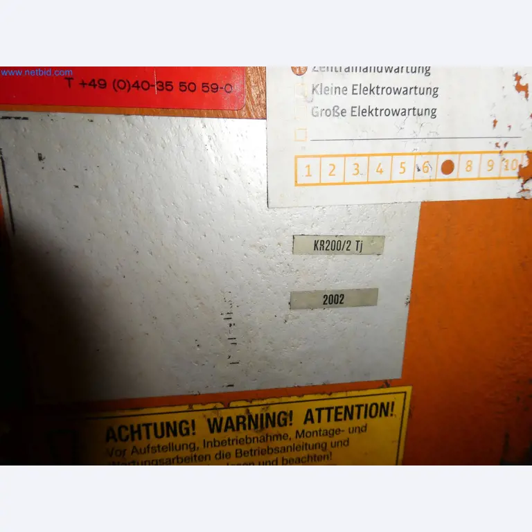 Robots, welding equipment and assembly accessories from the automotive industry-32