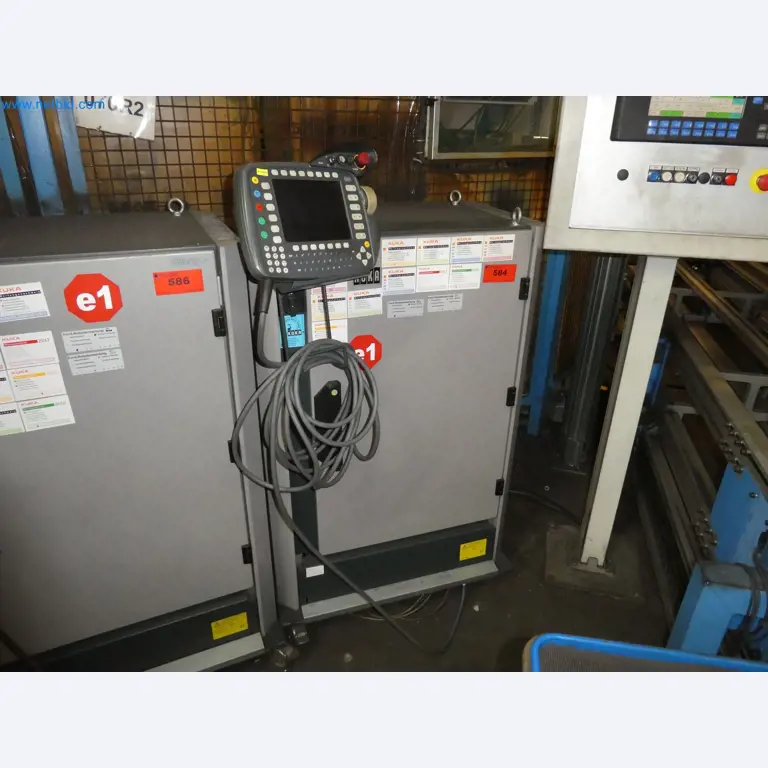 Robots, welding equipment and assembly accessories from the automotive industry-35