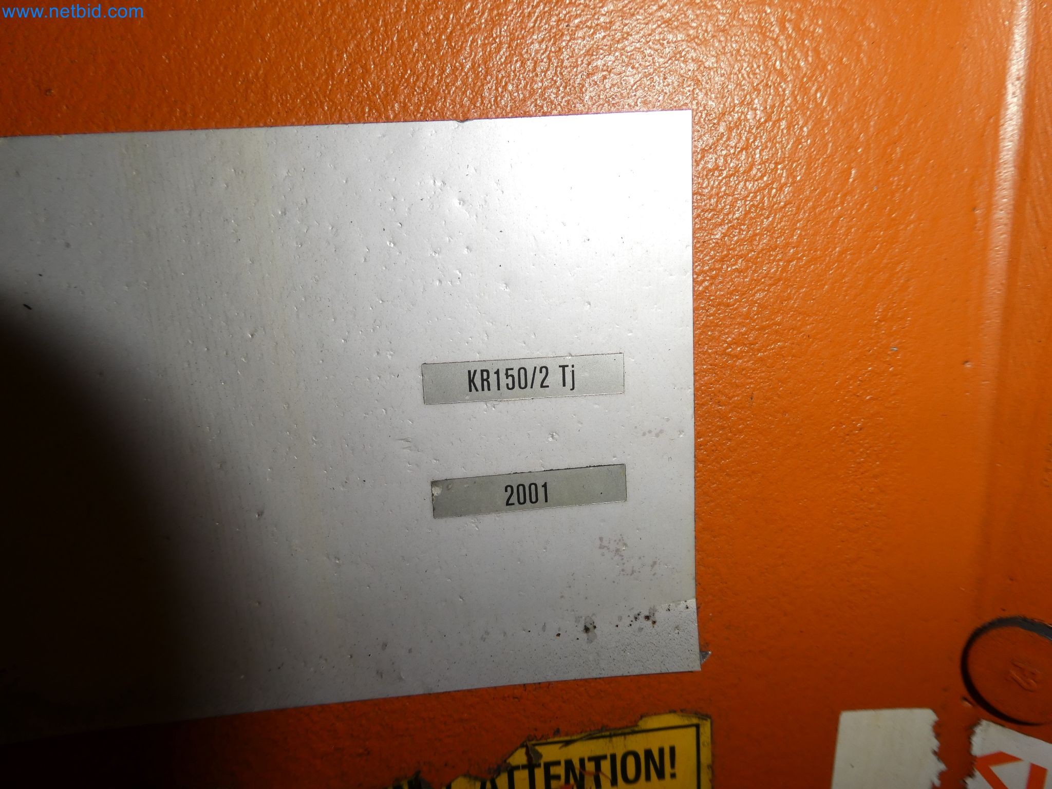 Robots, welding equipment and assembly accessories from the automotive industry-39